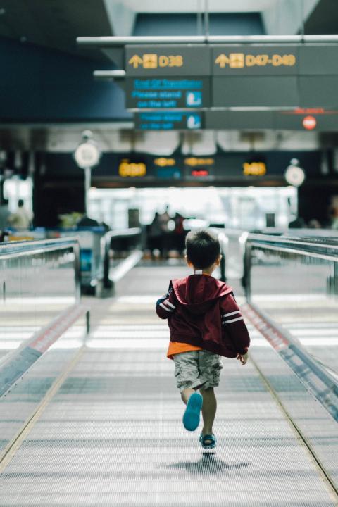 child airport 