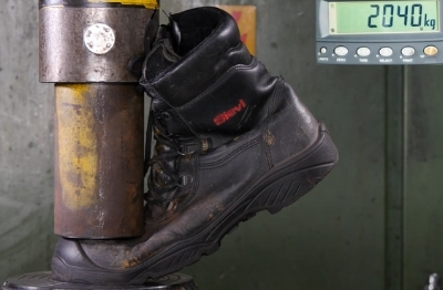 slip on work boots safety