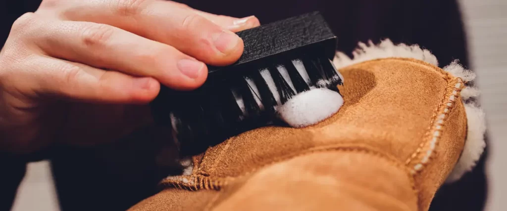 how to apply mink oil to suede